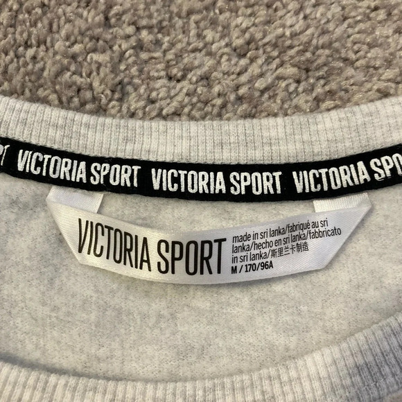 NWOT New Victoria Sport Short Sleeve Sweatshirt M - Picture 8 of 12